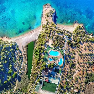 https://camping-ametlla.catalonia-hotels.com